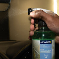 Désodorisant voiture AROMA Wood bottle senteur Black 4ml - Norauto